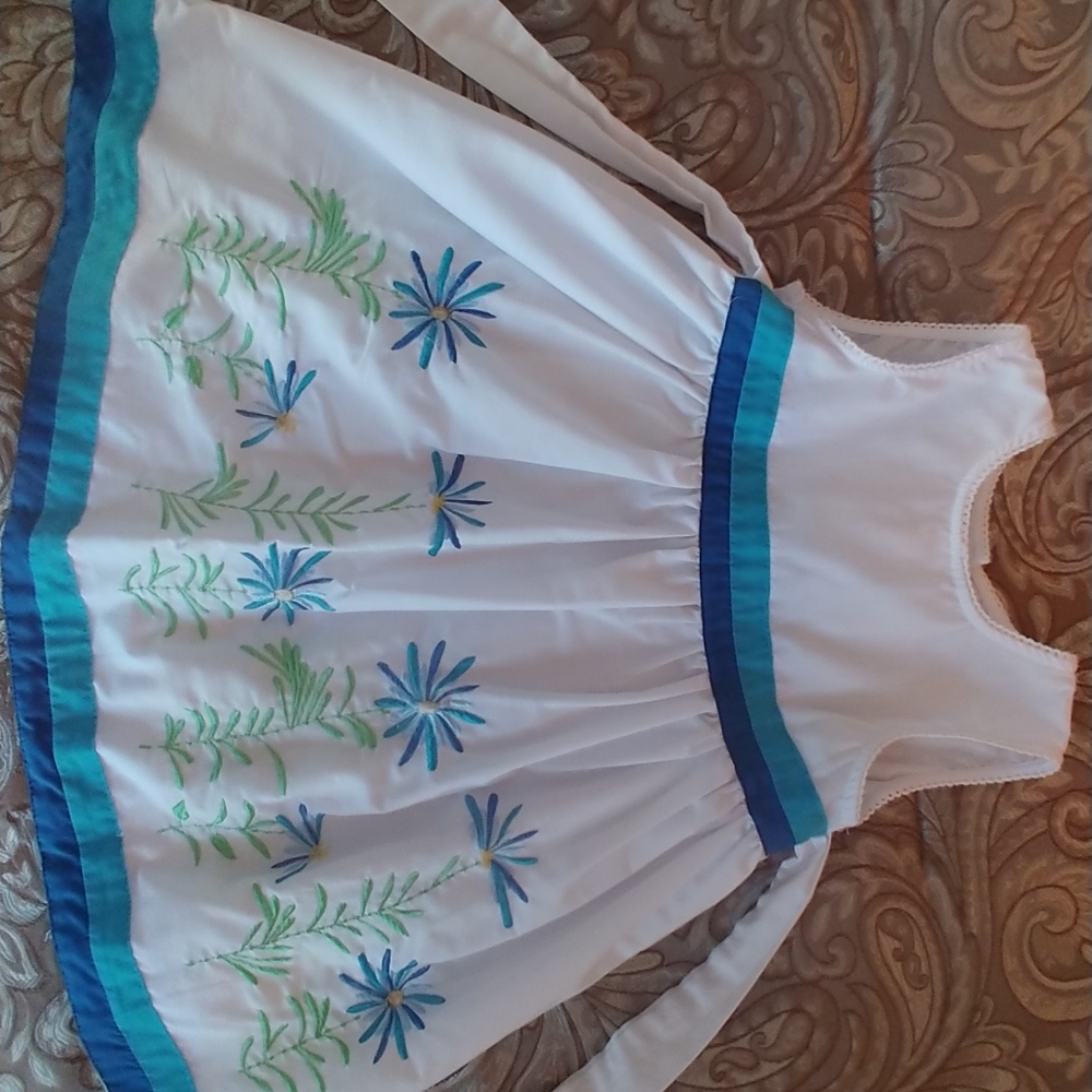 Girls dress